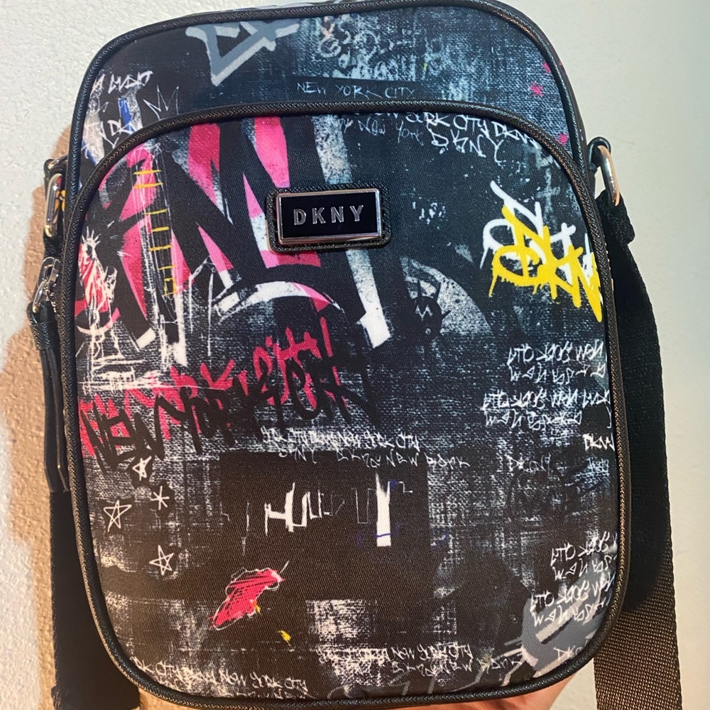 DKNY GIGI FLIGHT BAG